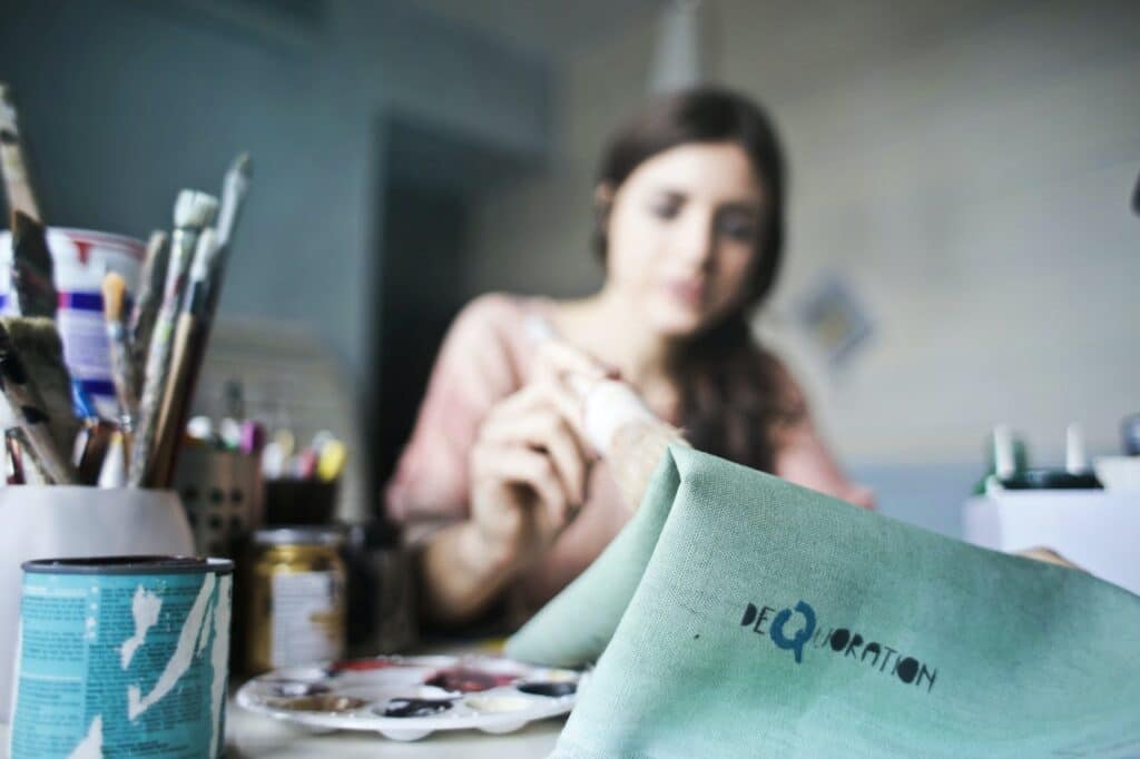 Types of brushes for painting on canvas